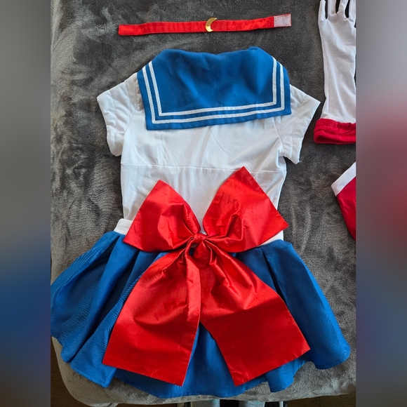 Sailor Moon Costume Red and Blue XS - Picture 8 of 13